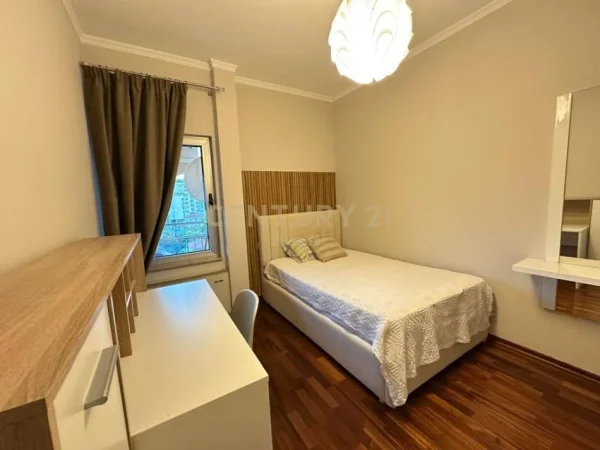 Tirane, jepet me qera apartament 2+1 Kati 6, 124 m² 1.500 € (ETC)