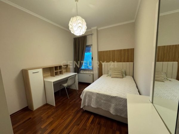 Tirane, jepet me qera apartament 2+1 Kati 6, 124 m² 1.500 € (ETC)