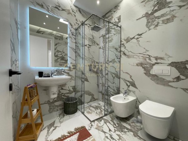 Tirane, jepet me qera apartament 3+1+Aneks+Ballkon Kati 1, 193 m² 2.300 € (Forest Residence)