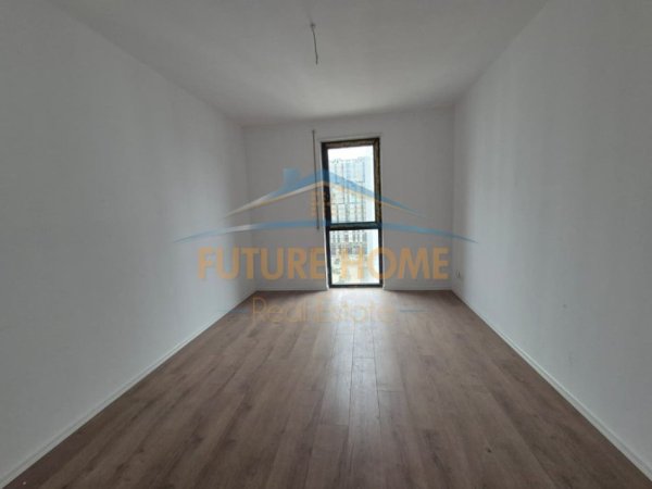 Tirane, shitet apartament 2+1+Ballkon Kati 5, 136 m² 216.000 € (Dogana)