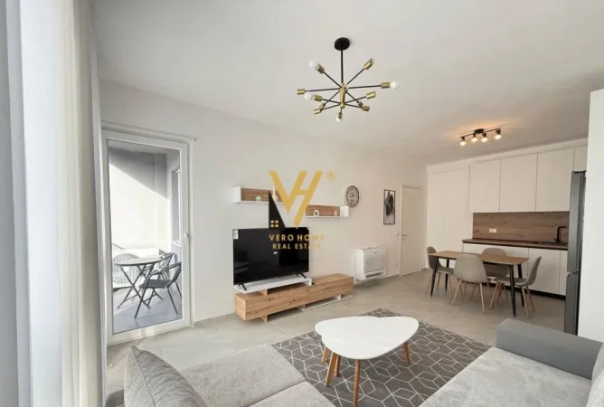 Tirane, jepet me qera apartament 2+1+Ballkon Kati 1, 84 m² 550 € (UNIVERS CITY)