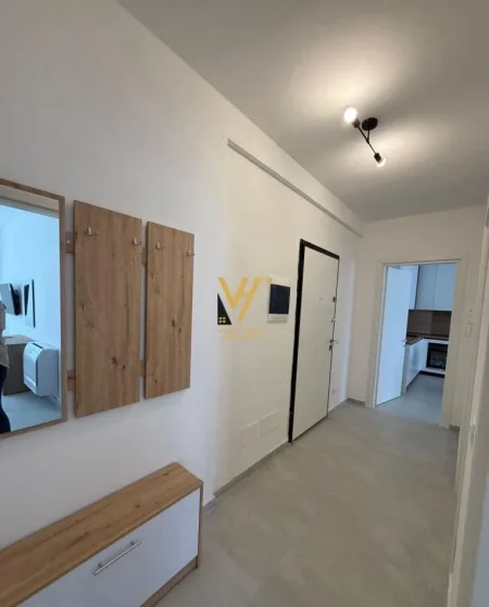 Tirane, jepet me qera apartament 2+1+Ballkon Kati 1, 84 m² 550 € (UNIVERS CITY)