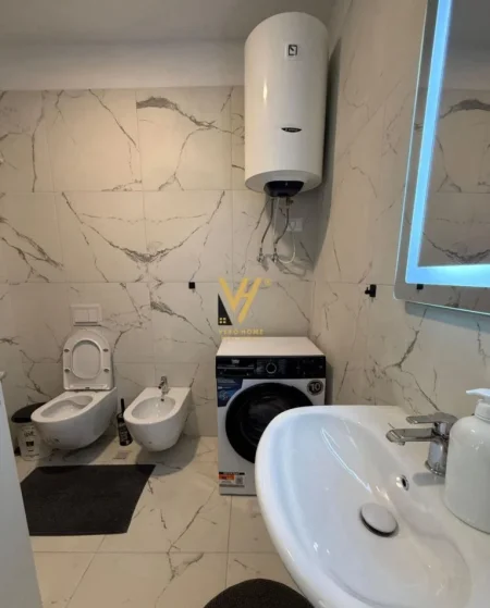 Tirane, jepet me qera apartament 2+1+Ballkon Kati 1, 84 m² 550 € (UNIVERS CITY)