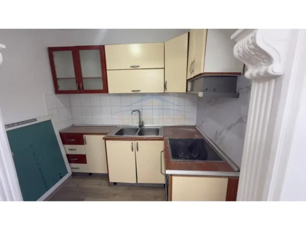 Tirane, shitet apartament 1+1 Kati 0, 59 m² 92.000 € (Rruga Irfan Tomini)