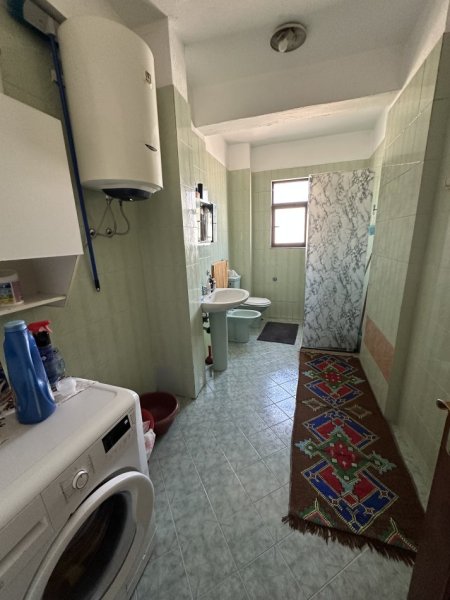 Tirane, shes apartament 3+1+Aneks+Ballkon Kati 7, 110 m² 255.000 € (Prane Bar Observatorit)