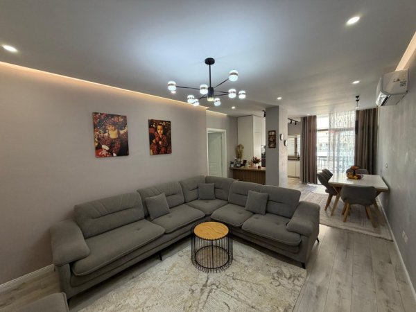Tirane, shitet apartament 2+1 Kati 5, 110 m² 165.000 € (Astir perballe Vilave L)