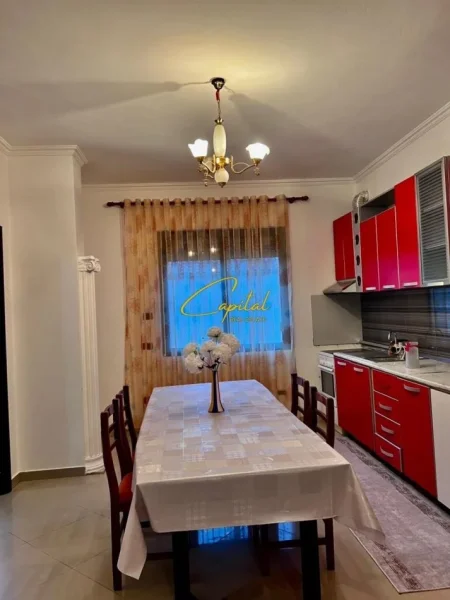 Tirane, jepet me qera apartament 2+1 Kati 2, 110 m² 500 € (SELITE)