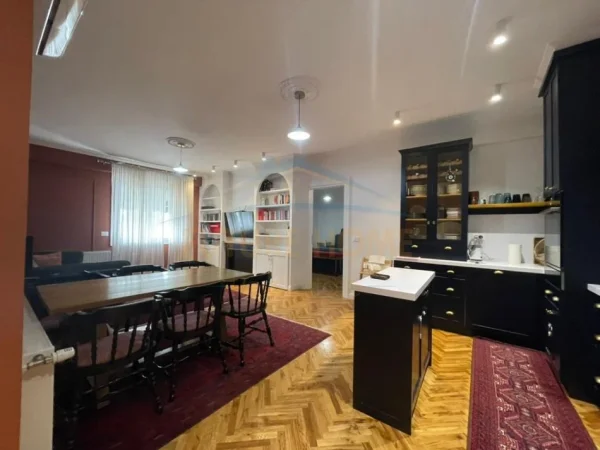Tirane, shitet apartament 2+1+Ballkon Kati 6, 113 m² 255.000 € (21 Dhjetori)