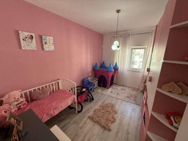 Tirane, shes apartament 2+1+Aneks+Ballkon Kati 5, 110 m² 