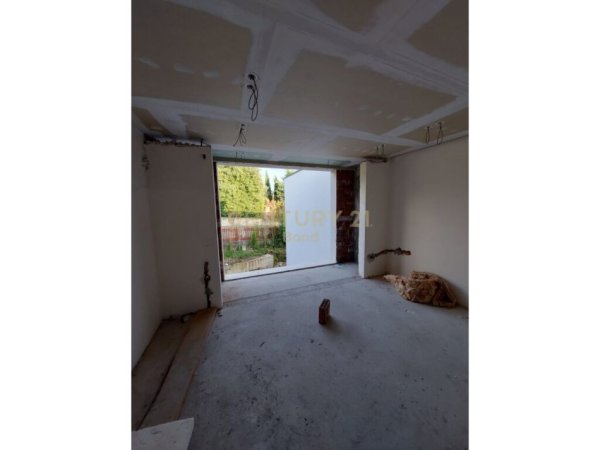 Tirane, shitet apartament duplex Dublex , 119 m² 250.000 € (Farke)