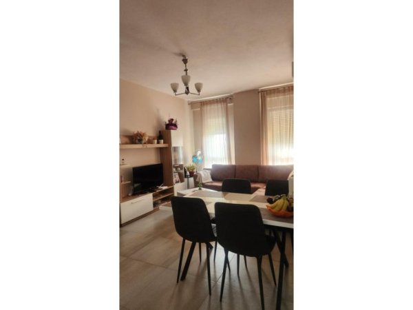 Tirane, shitet apartament 1+1+Ballkon Kati 5, 59 m² 88.500 € (Ali Demi)