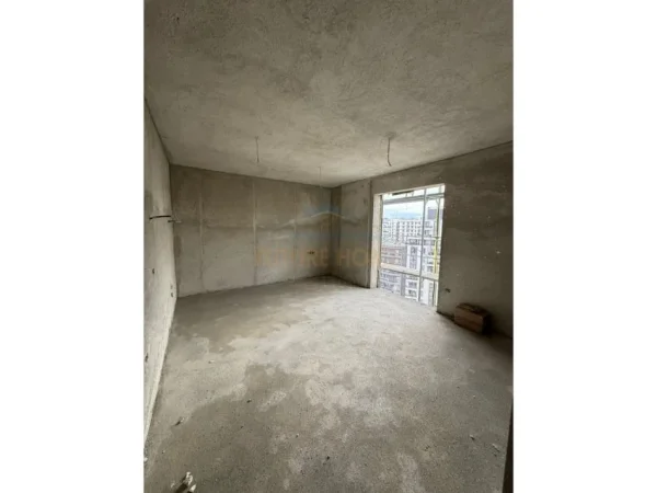 Tirane, shitet apartament 1+1+Ballkon Kati 8, 56 m² 94.384 € (Fusha e Aviacionit)