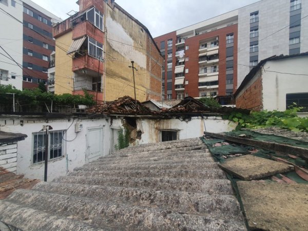 Tirane, shitet toke , 787 m² 83.000 € 