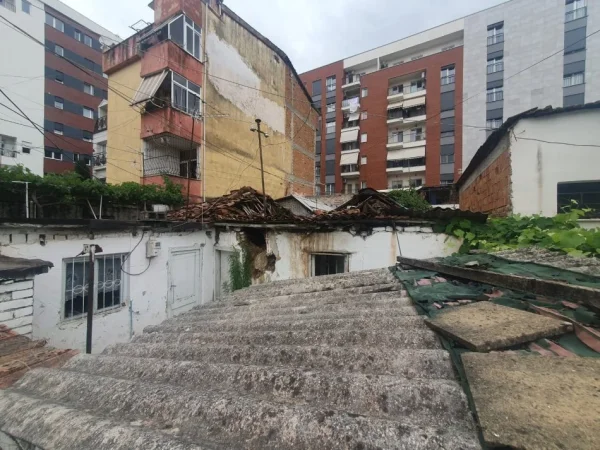 Tirane, shitet toke , 787 m² 83.000 € 