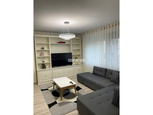 Tirane, jepet me qera apartament 1+1+Ballkon Kati 8, 70 m² 1.000 € (Rruga e Kosovarëve Tirana, Albania)
