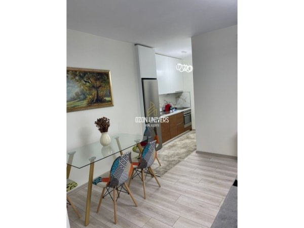 Tirane, jepet me qera apartament 1+1+Ballkon Kati 8, 70 m² 1.000 € (Rruga e Kosovarëve Tirana, Albania)