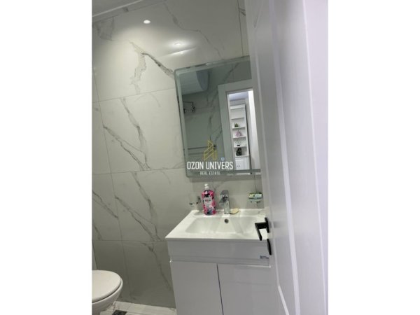 Tirane, jepet me qera apartament 1+1+Ballkon Kati 8, 70 m² 1.000 € (Rruga e Kosovarëve Tirana, Albania)