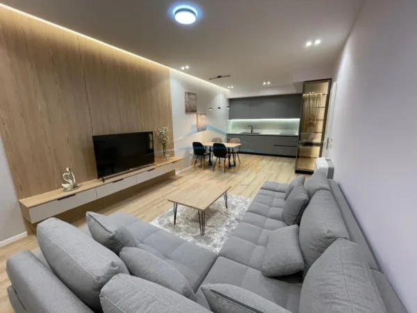 Tirane, jepet me qera apartament 2+1+Ballkon Kati 0, 125 m² 1.400 € (Hotel Radisson)