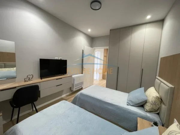 Tirane, jepet me qera apartament 2+1+Ballkon Kati 0, 125 m² 1.400 € (Hotel Radisson)