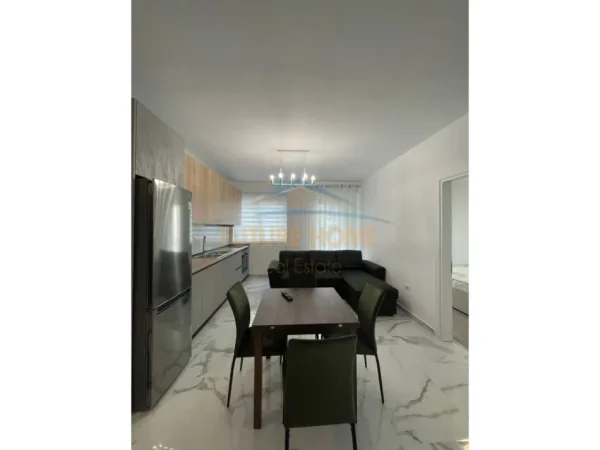 Tirane, jepet me qera apartament 2+1 Kati 4, 71 m² 700 € (Liqeni i Thate)