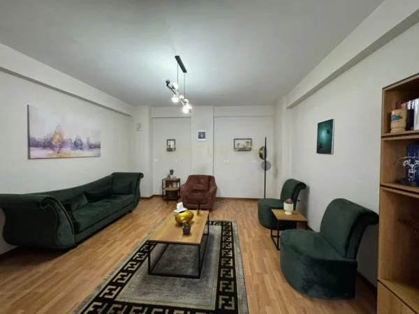 Tirane, shitet apartament 1+1 Kati 2, 69 m² 200.000 € (Mine Peza)