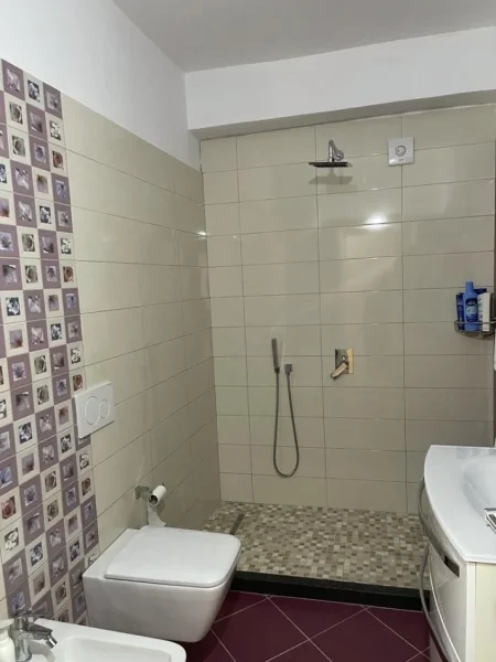 Tirane, jepet me qera apartament 2+1 Kati 6, 700 € 
