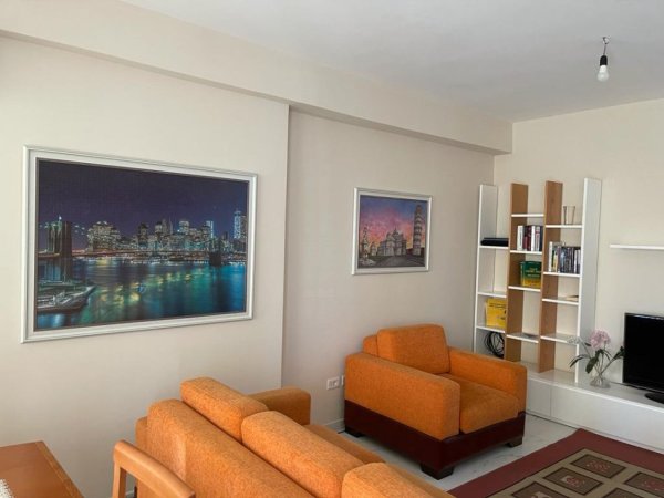 Tirane, jepet me qera apartament 2+1 Kati 6, 700 € 