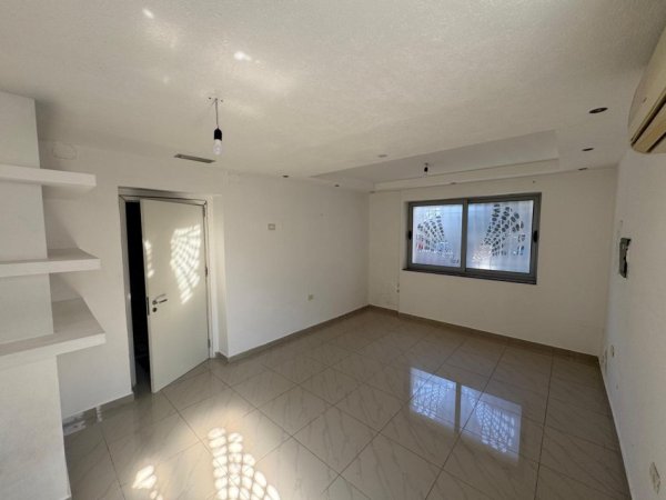 Tirane, jepet me qera zyre Kati 1, 100 m² 800 € (Rruga Mine Peza)