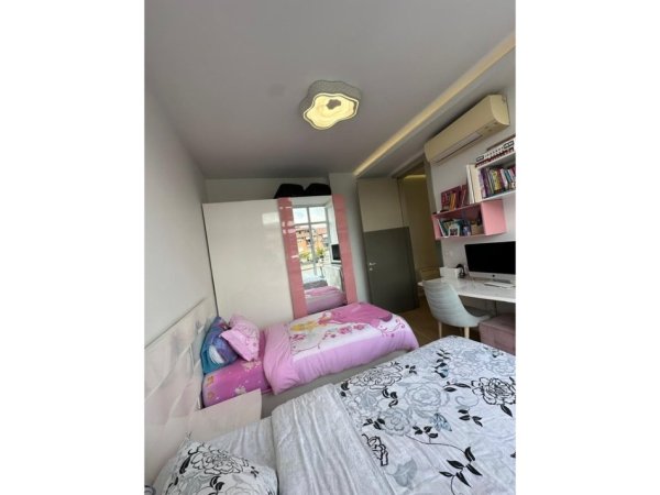 Tirane, shitet apartament 2+1+Ballkon Kati 3, 101 m² 350.000 € (Komuna e Parisit)