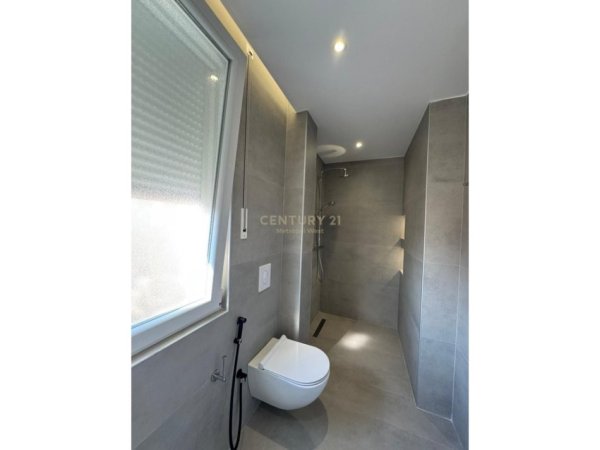 Tirane, jepet me qera apartament 2+1+Ballkon Kati 6, 111 m² 950 € (Tregu Elektrik)