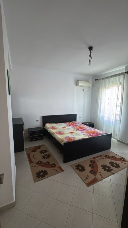 Tirane, jepet me qera apartament 2+1+Ballkon Kati 5, 80 m² 350 € (rruga Kasem Shima)