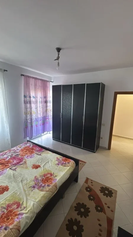 Tirane, jepet me qera apartament 2+1+Ballkon Kati 5, 80 m² 350 € (rruga Kasem Shima)