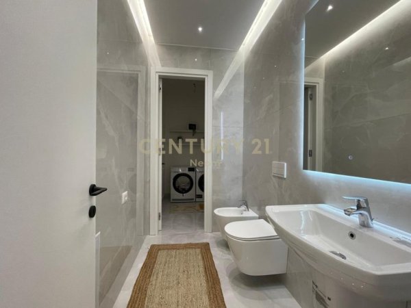 Tirane, jepet me qera apartament duplex 3+1+Aneks+Ballkon Kati 1, 193 m² 2.300 € (Forest Rezidenc)