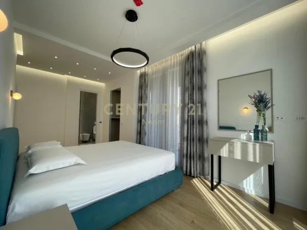 Tirane, jepet me qera apartament duplex 3+1+Aneks+Ballkon Kati 1, 193 m² 2.300 € (Forest Rezidenc)