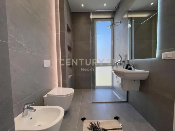 Tirane, jepet me qera apartament duplex 3+1+Aneks+Ballkon Kati 1, 193 m² 2.300 € (Forest Rezidenc)