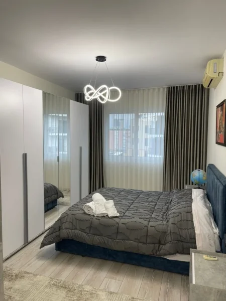 Tirane, jepet me qera apartament 1+1 , 70 m² 1.000 € 