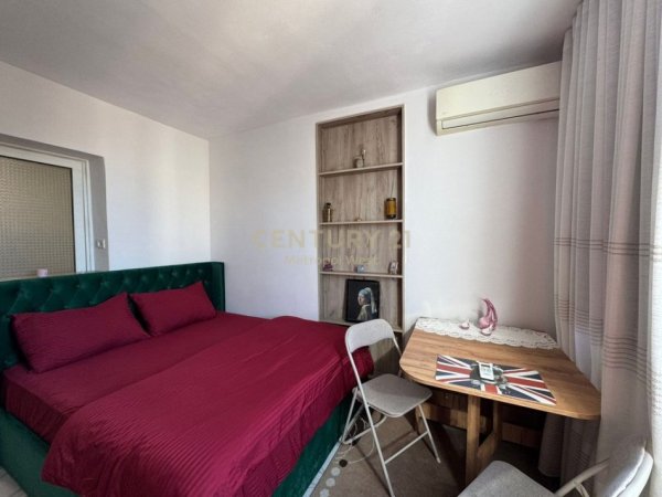 Tirane, jepet me qera apartament 1+1 Kati 6, 43 m² 500 € (Piazza)