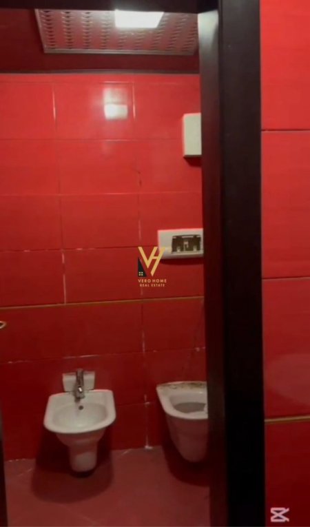 Tirane, jepet me qera magazine Kati -1, 325 m² 2.200 € (RRUGA PJETER BUDI)