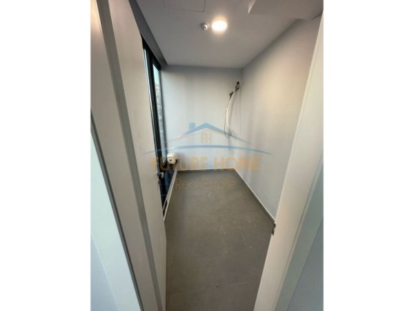 Tirane, jepet me qera zyre Kati 1, 332 m² 5.700 € 