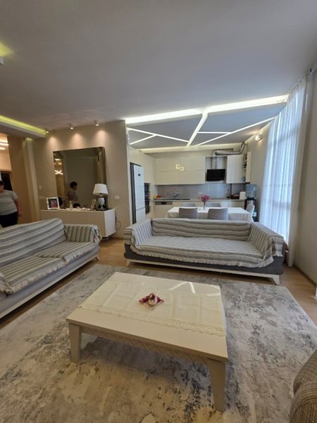 SHITET APARTAMENT 2+1+2 TEK KOMPLEKSI KIKA 2 , KOMUNA E PARISIT