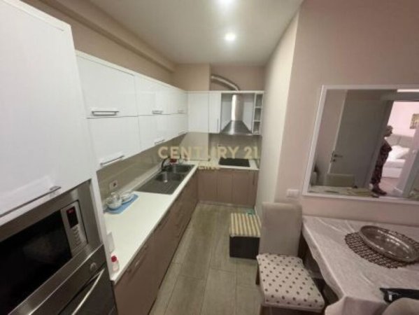 Tirane, jepet me qera 1+1 Kati 2, 56 m² 620 € (Tefta Tashko)
