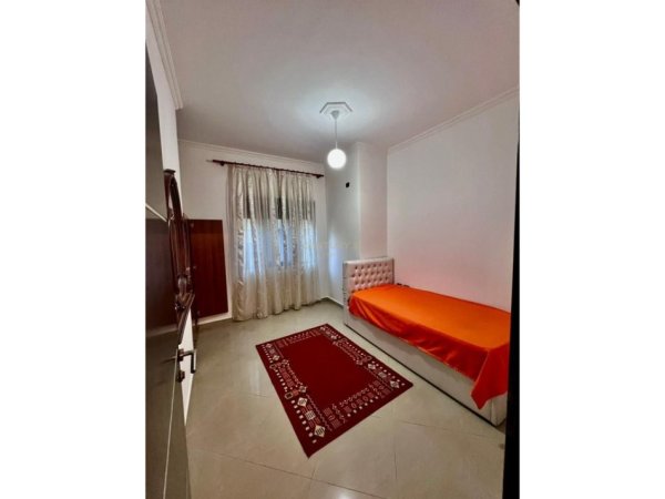 Tirane, jepet me qera apartament 2+1 Kati 2, 110 m² 500 € (Selite)