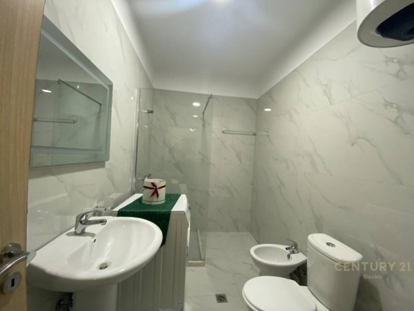 Tirane, jepet me qera apartament 1+1 Kati 3, 67 m² 450 € (Astir)