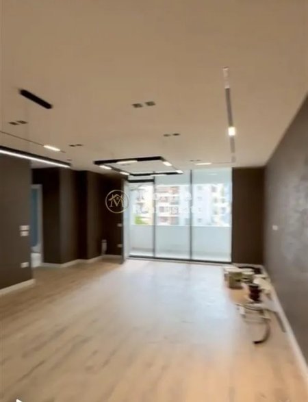 Tirane, shitet apartament 3+1 Kati 4, 132 m² 195.000 € (Rruga Teodor Keko)