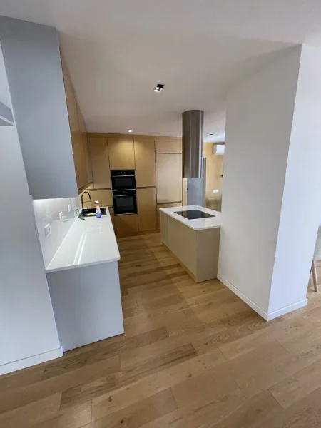 Tirane, jepet me qera nga Pronari, pa-komision apartament duplex 3+1+Ballkon Kati 10, 230 m² 1000€ (Teodor keko)