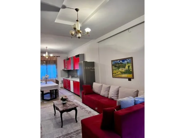 Tirane, jepet me qera apartament 2+1 Kati 2, 110 m² 500 € (Selite)