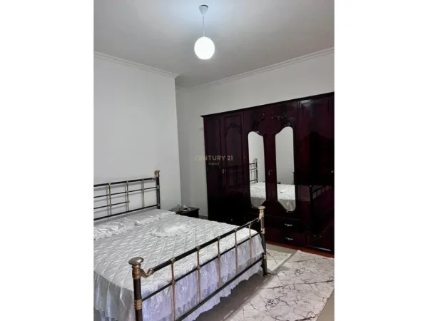 Tirane, jepet me qera apartament 2+1 Kati 2, 110 m² 500 € (Selite)