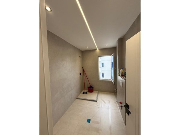 Pogradec, shitet apartament 1+1+Ballkon Kati 4, 65 m² 84.500 € (Tushemisht)