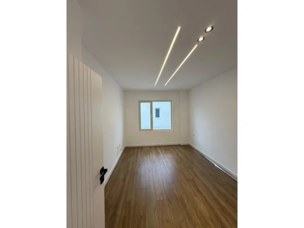 Pogradec, shitet apartament 1+1+Ballkon Kati 4, 65 m² 84.500 € (Tushemisht)