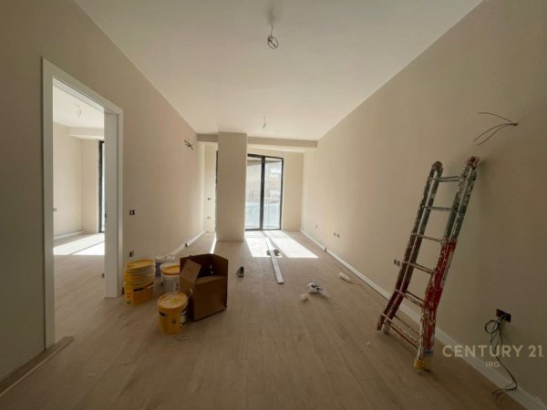 Tirane, jepet me qera ambjent biznesi Kati 1, 74 m² 650 € (Rruga Mine Peza)